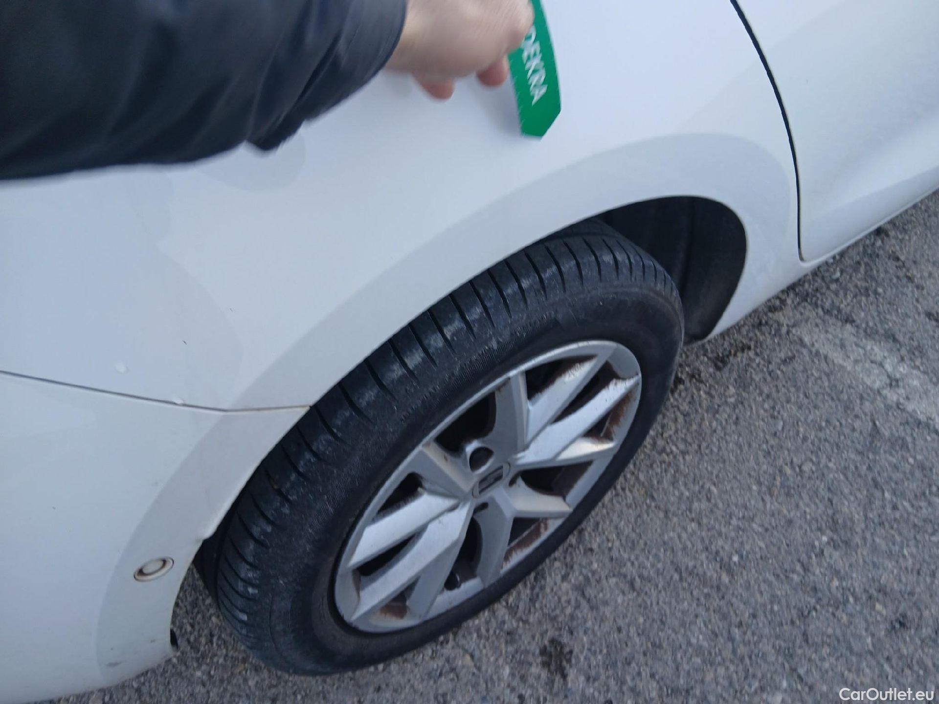  Seat  Leon SEAT Nuevo León / 2020 / 5P / berlina con portón 2.0 TDI 85kW S&S Style Go(SP) #15