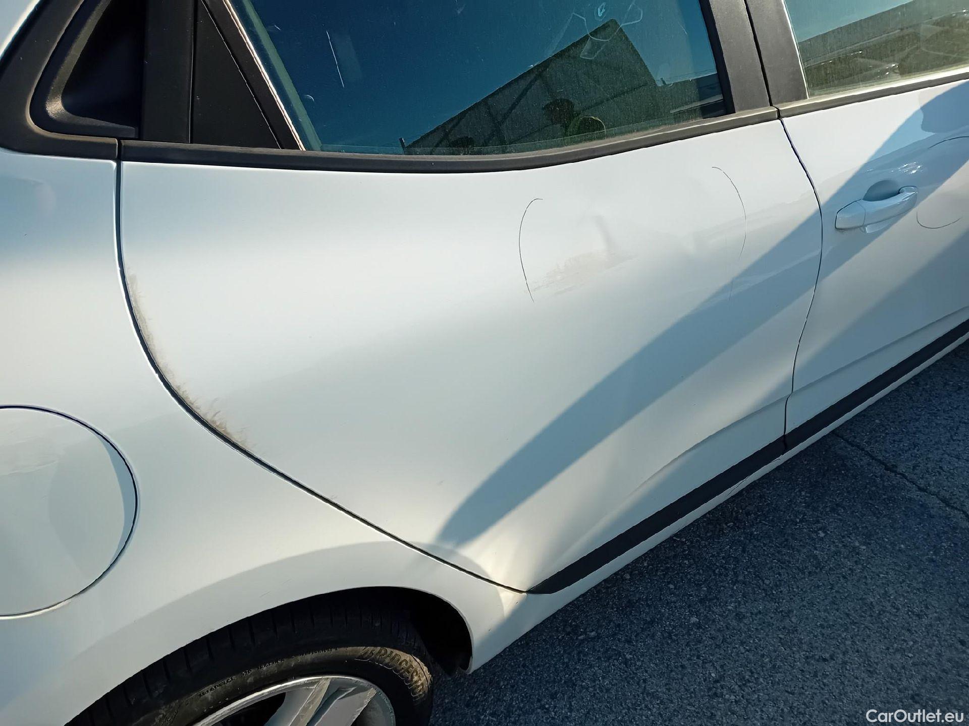  Renault  Clio RENAULT  / 2019 / 5P / berlina con portón Intens TCe 67 kW (91CV) (AC) #17