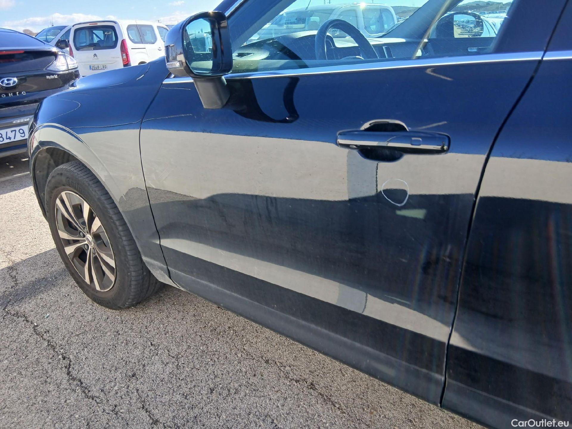  Volvo  XC60 VOLVO  / 2017 / 5P / todoterreno 2.0 B4 D Momentum Pro Auto #10