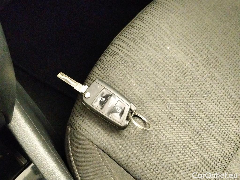  Skoda  Octavia SKODA  / 2016 / 5P / familiar Combi 2.0 TDI CR 110KW (150CV) Style #1