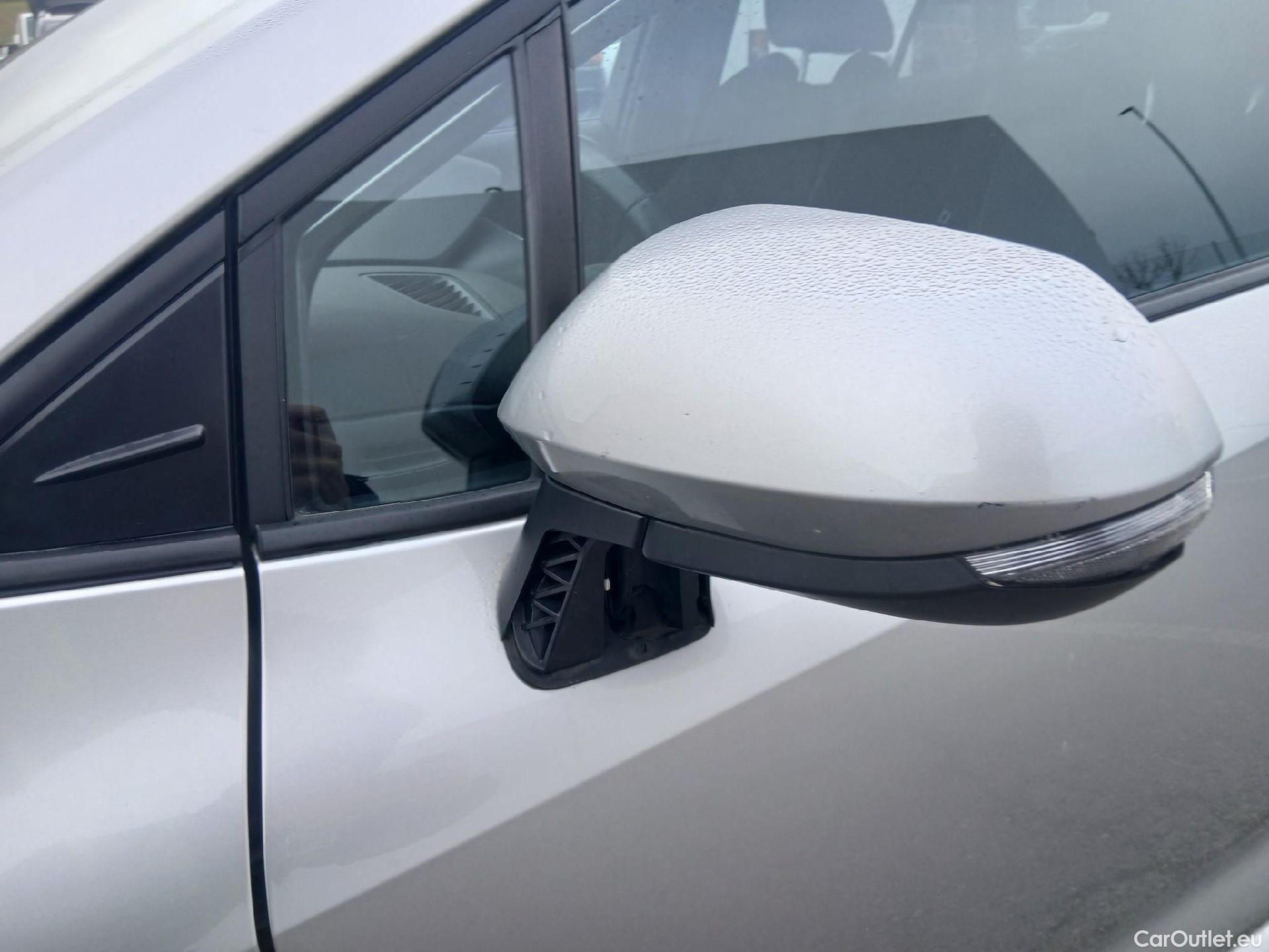  Toyota  Corolla TOYOTA  / 2019 / 5P / familiar 1.8 125H ACTIVE TECH E-CVT TOU SPORT #4