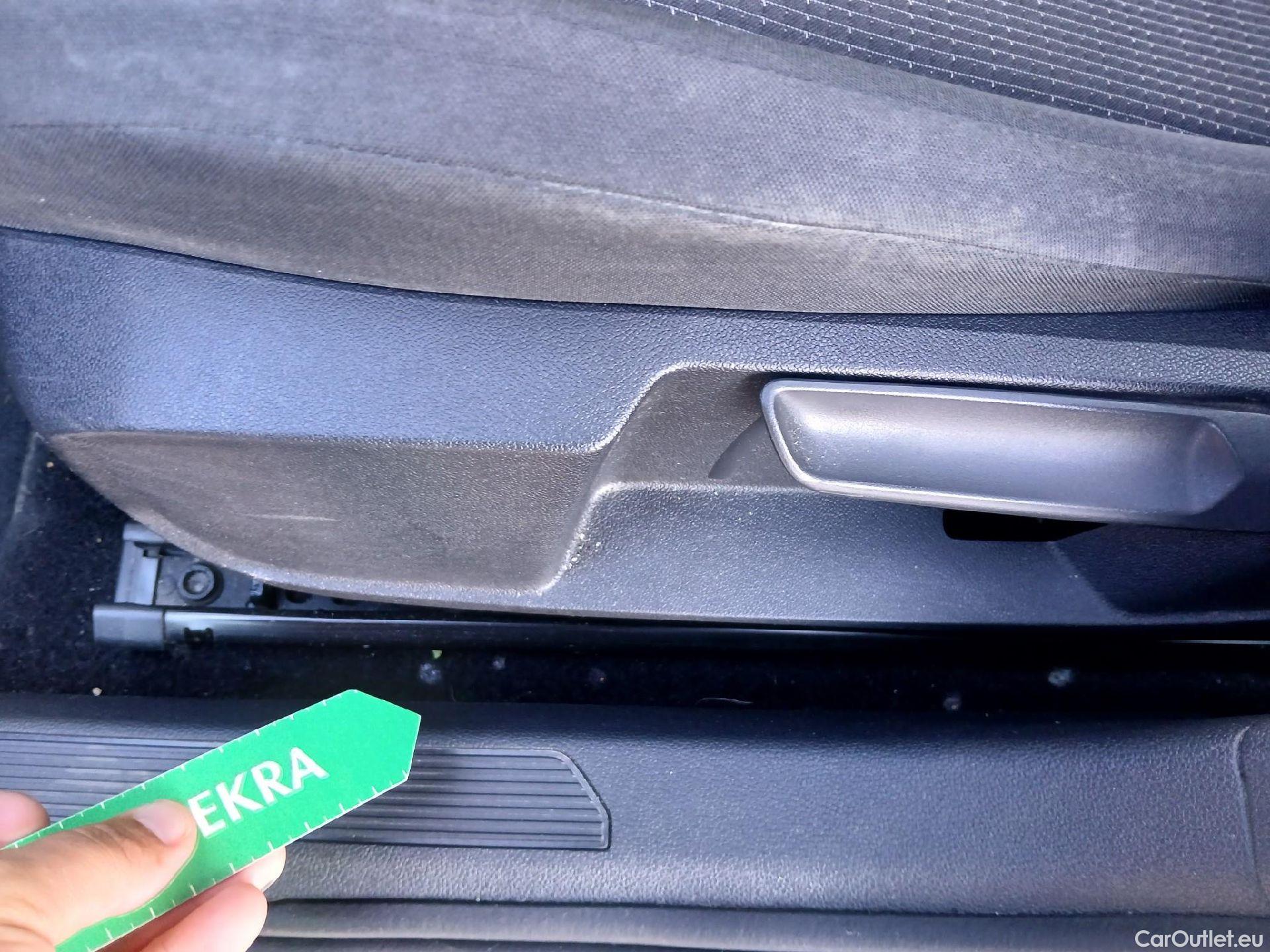  Volkswagen  Golf  VOLKSWAGEN / 2020 / 5P / berlina con portón 2.0 TDI 85kW (115CV) #7