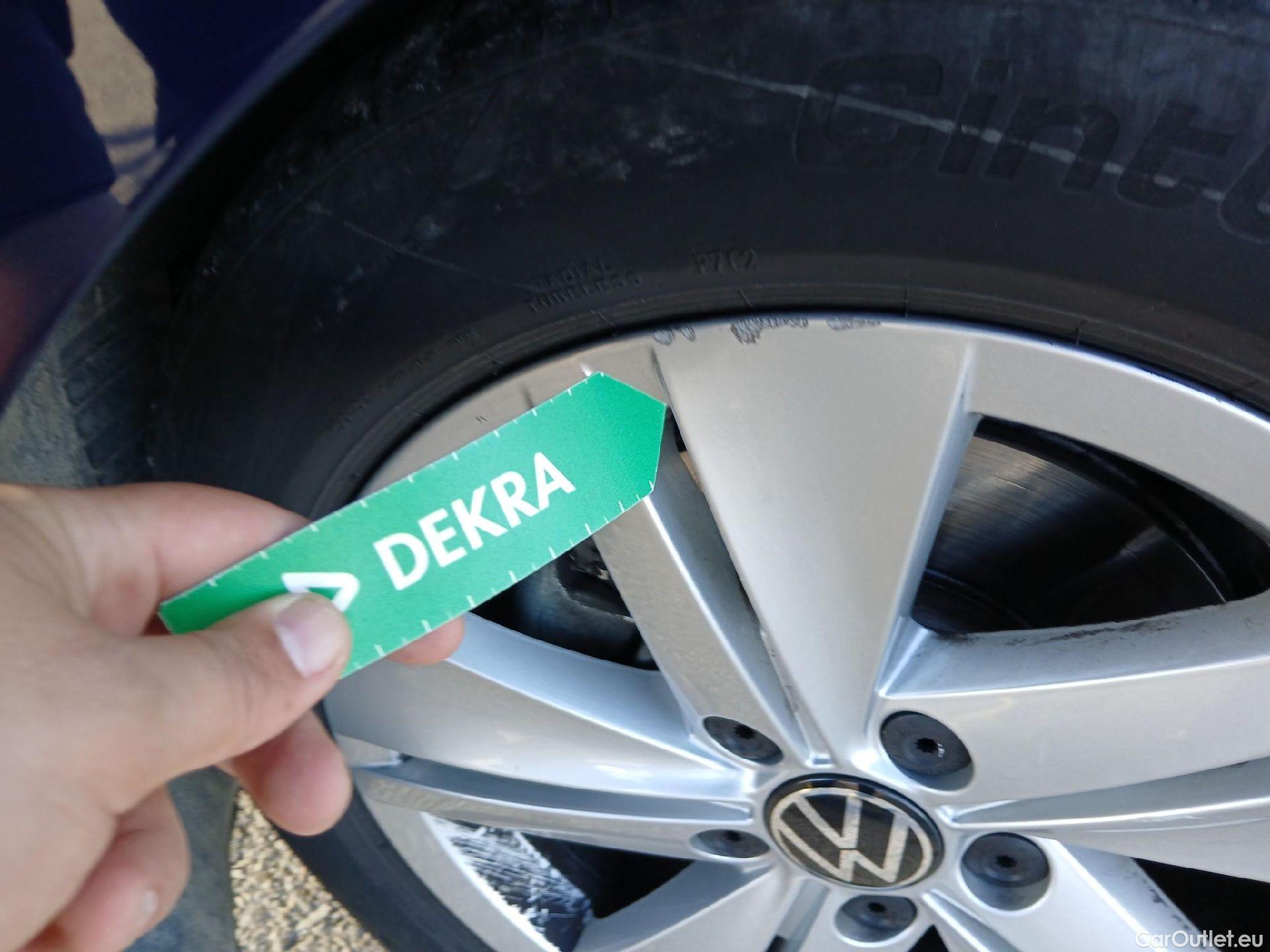  Volkswagen  Golf  VOLKSWAGEN / 2020 / 5P / berlina con portón 2.0 TDI 85kW (115CV) #27