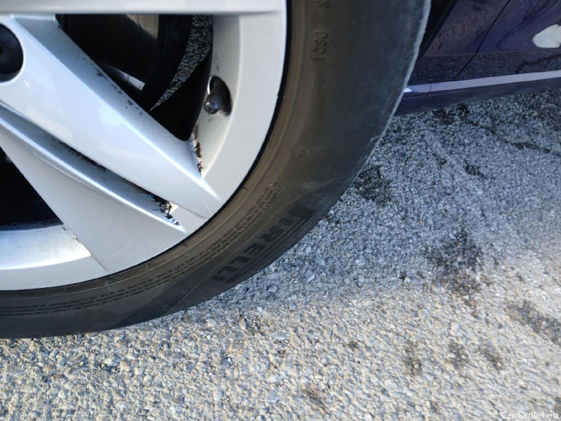  Volkswagen  Golf  VOLKSWAGEN / 2020 / 5P / berlina con portón 2.0 TDI 85kW (115CV) #30