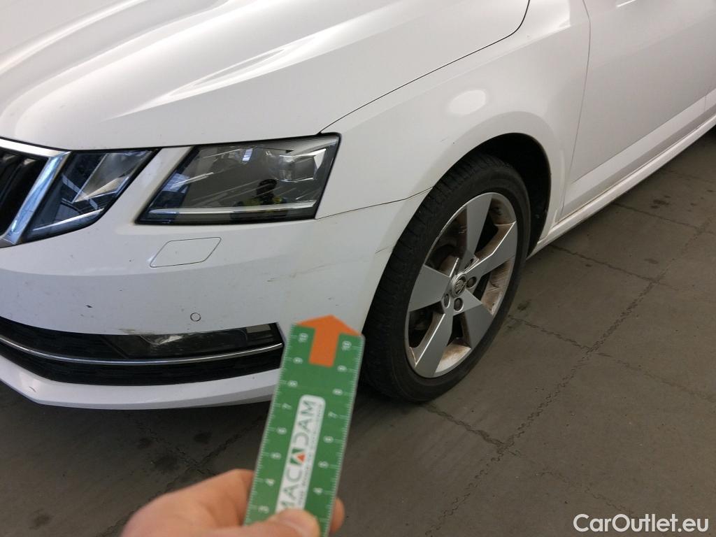  Skoda  Octavia SKODA  / 2016 / 5P / familiar Combi 2.0 TDI CR 110KW (150CV) Style #14