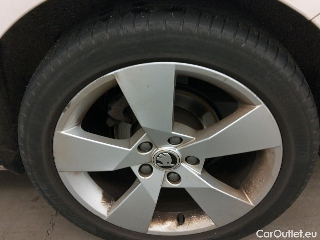  Skoda  Octavia SKODA  / 2016 / 5P / familiar Combi 2.0 TDI CR 110KW (150CV) Style #23