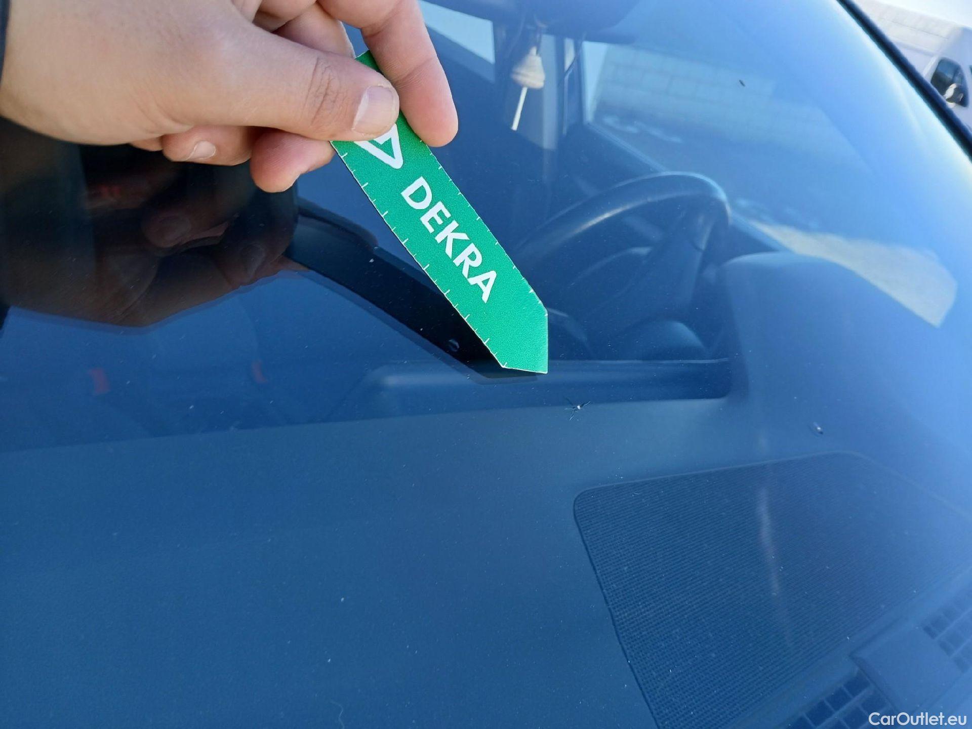  Volkswagen  Golf  VOLKSWAGEN / 2020 / 5P / berlina con portón 2.0 TDI 85kW (115CV) #13