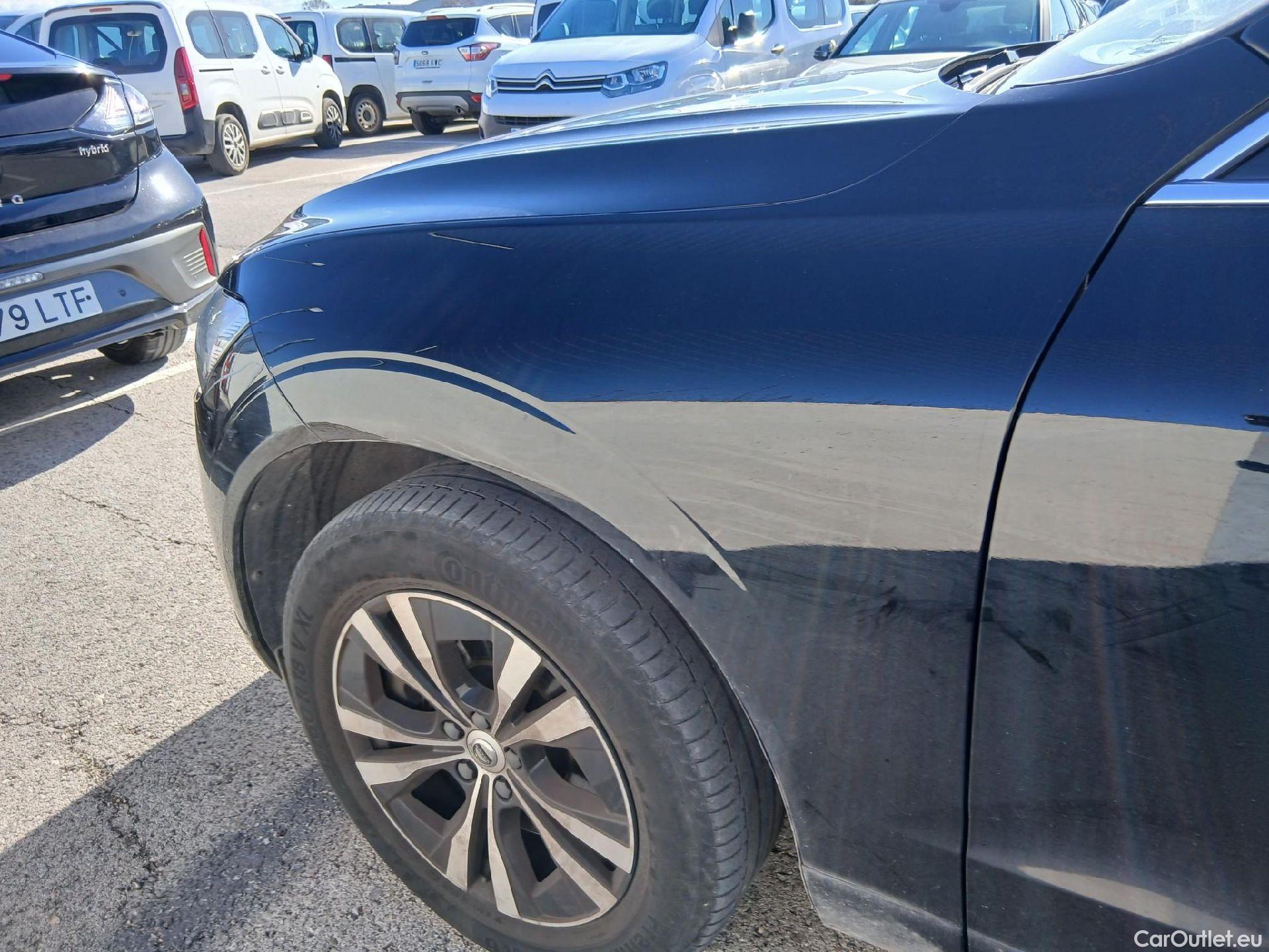  Volvo  XC60 VOLVO  / 2017 / 5P / todoterreno 2.0 B4 D Momentum Pro Auto #9