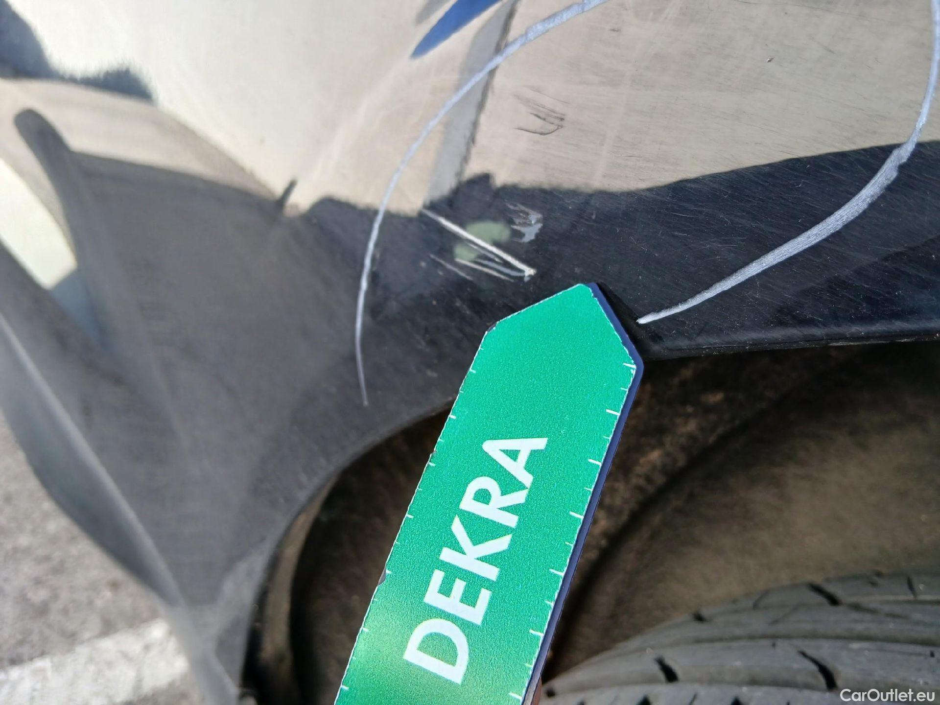  Volvo  XC60 VOLVO  / 2017 / 5P / todoterreno 2.0 B4 D Momentum Pro Auto #18