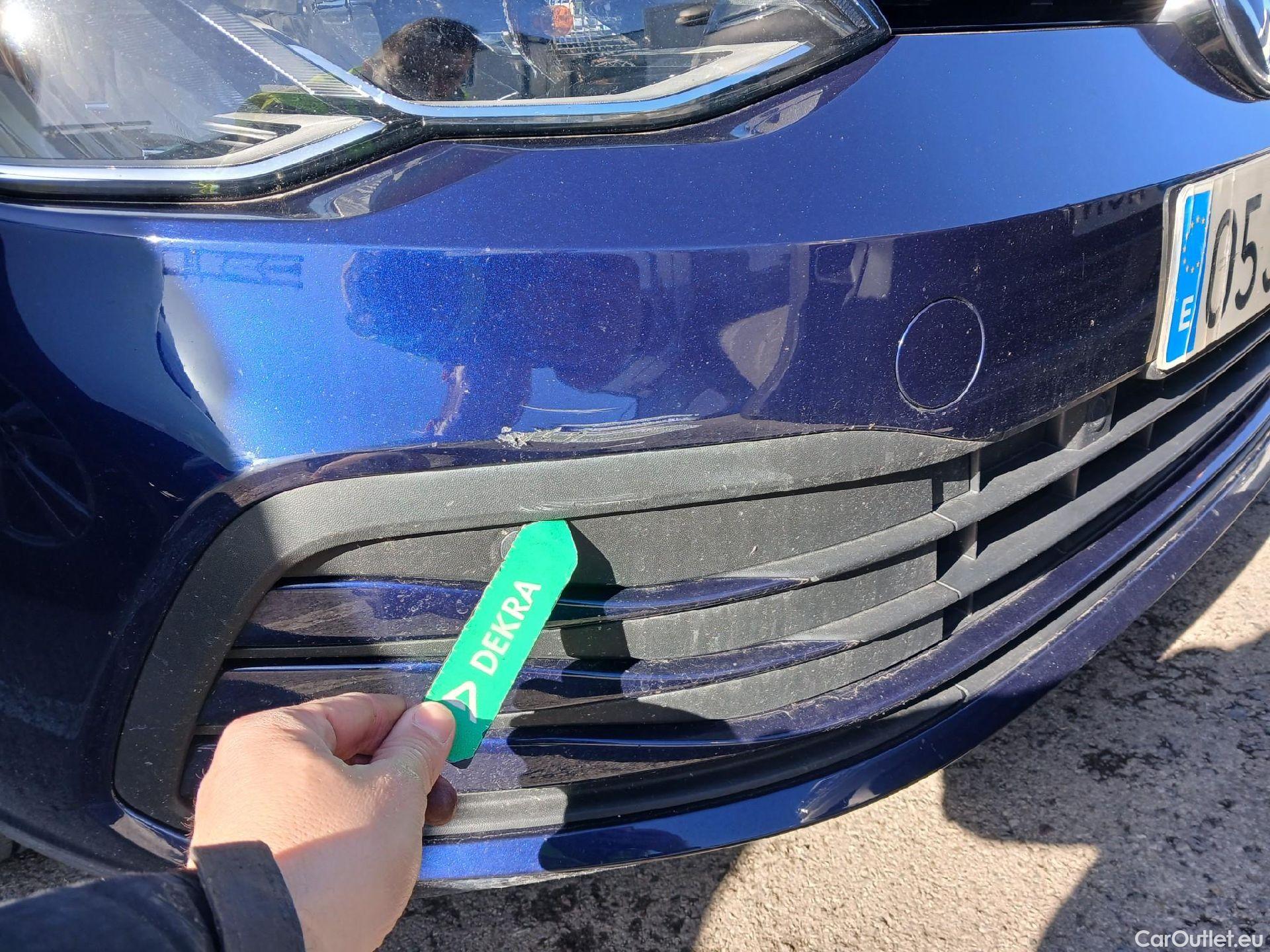  Volkswagen  Golf  VOLKSWAGEN / 2020 / 5P / berlina con portón 2.0 TDI 85kW (115CV) #4