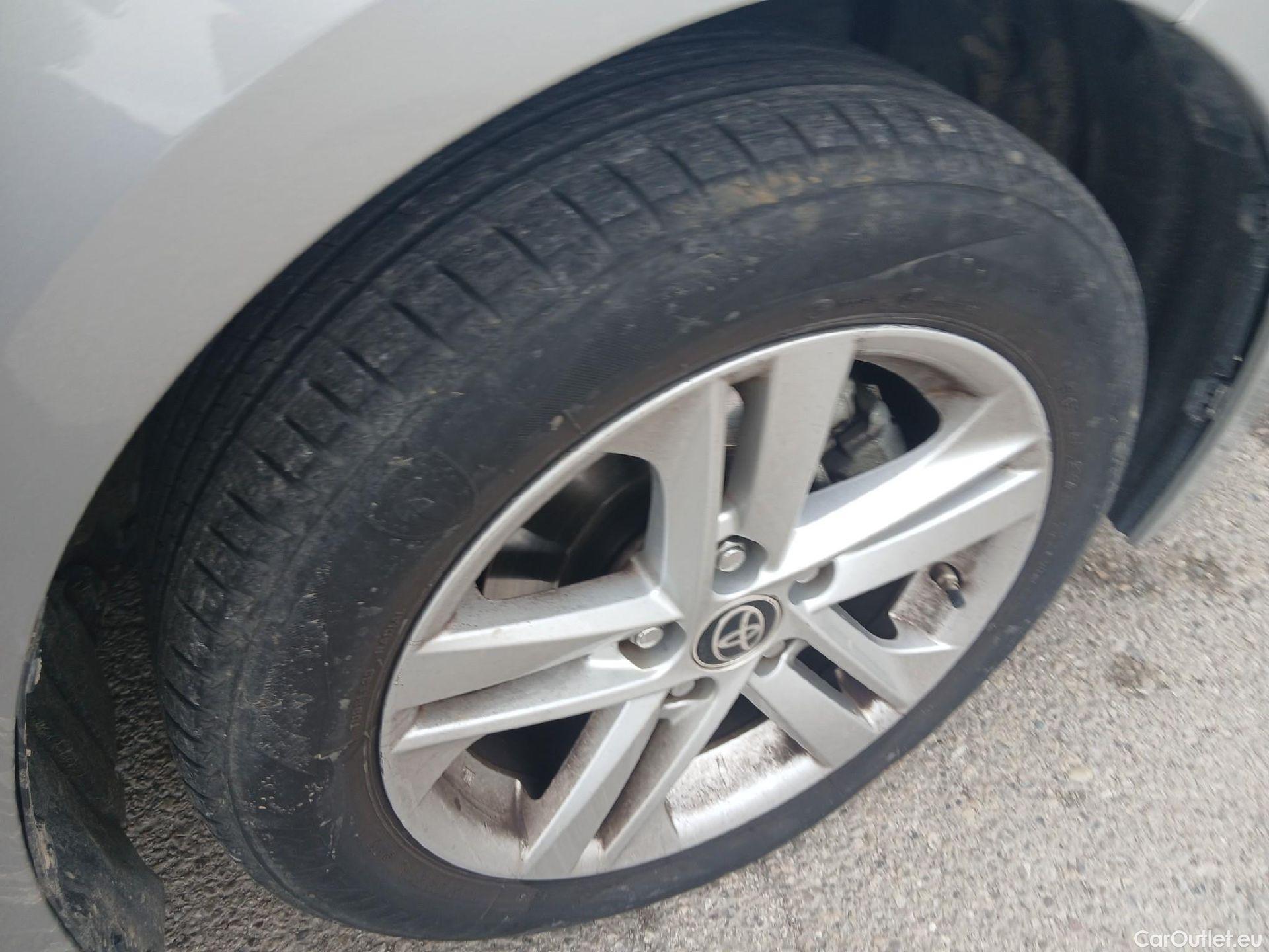  Toyota  Corolla TOYOTA  / 2019 / 5P / familiar 1.8 125H ACTIVE TECH E-CVT TOU SPORT #27