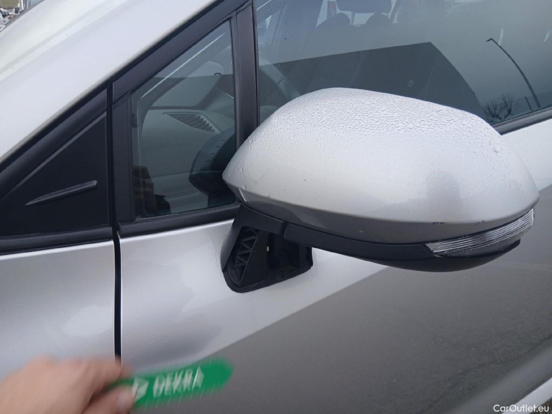  Toyota  Corolla TOYOTA  / 2019 / 5P / familiar 1.8 125H ACTIVE TECH E-CVT TOU SPORT #3