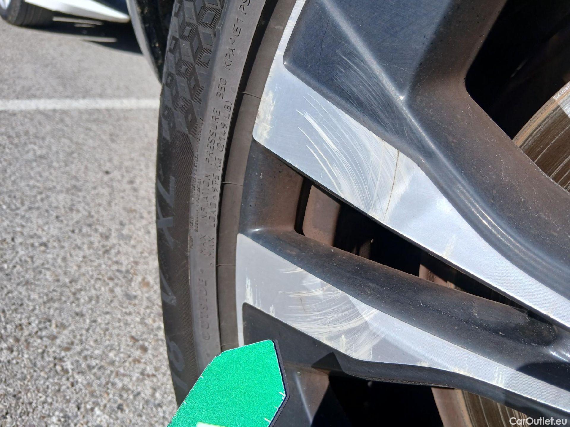  Volvo  XC60 VOLVO  / 2017 / 5P / todoterreno 2.0 B4 D Momentum Pro Auto #41