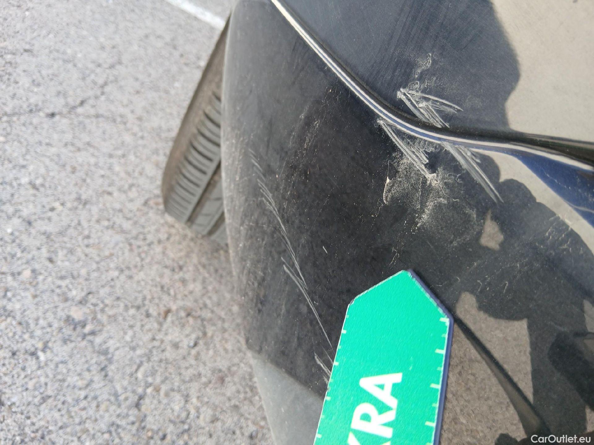  Volvo  XC60 VOLVO  / 2017 / 5P / todoterreno 2.0 B4 D Momentum Pro Auto #32