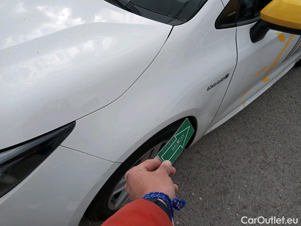  Toyota  Corolla TOYOTA  / 2019 / 5P / berlina con portón 1.8 125H BUSINESS PLUS E-CVT #4