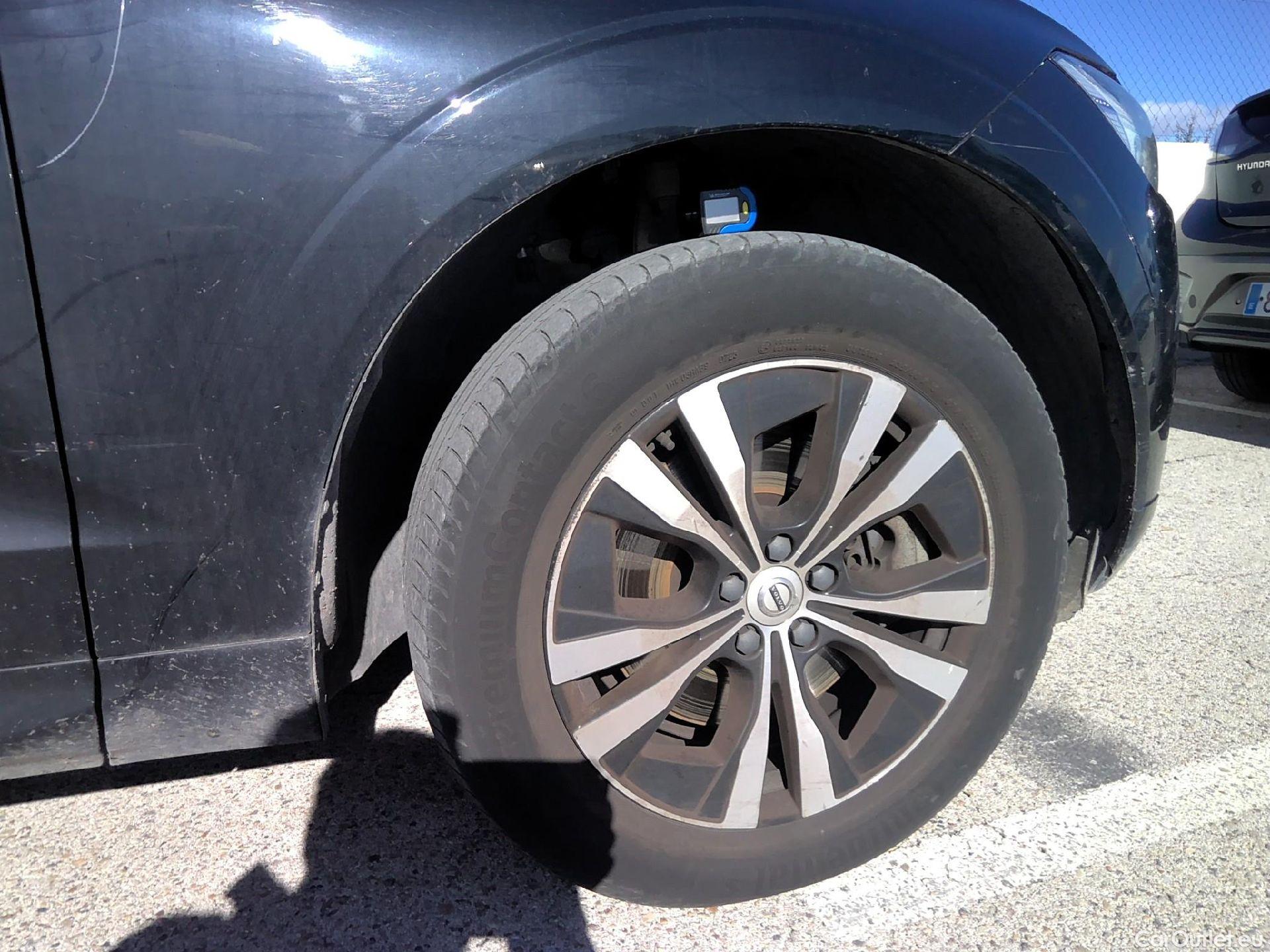  Volvo  XC60 VOLVO  / 2017 / 5P / todoterreno 2.0 B4 D Momentum Pro Auto #60