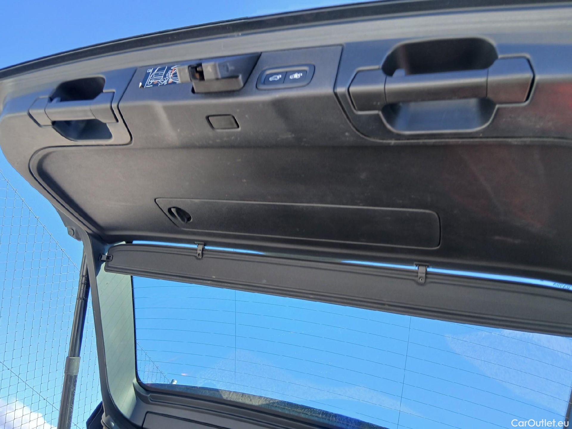  Volvo  XC60 VOLVO  / 2017 / 5P / todoterreno 2.0 B4 D Momentum Pro Auto #36