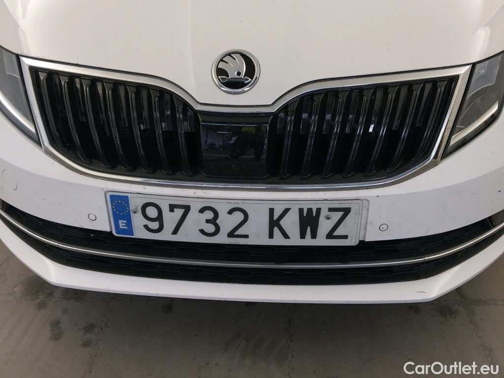  Skoda  Octavia SKODA  / 2016 / 5P / familiar Combi 2.0 TDI CR 110KW (150CV) Style #19