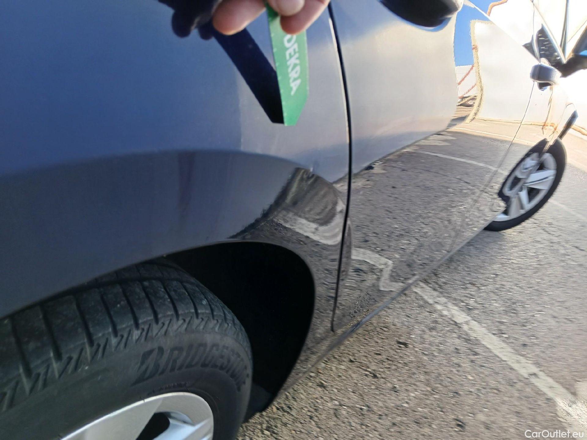  Volkswagen  Golf  VOLKSWAGEN / 2020 / 5P / berlina con portón 2.0 TDI 85kW (115CV) #50