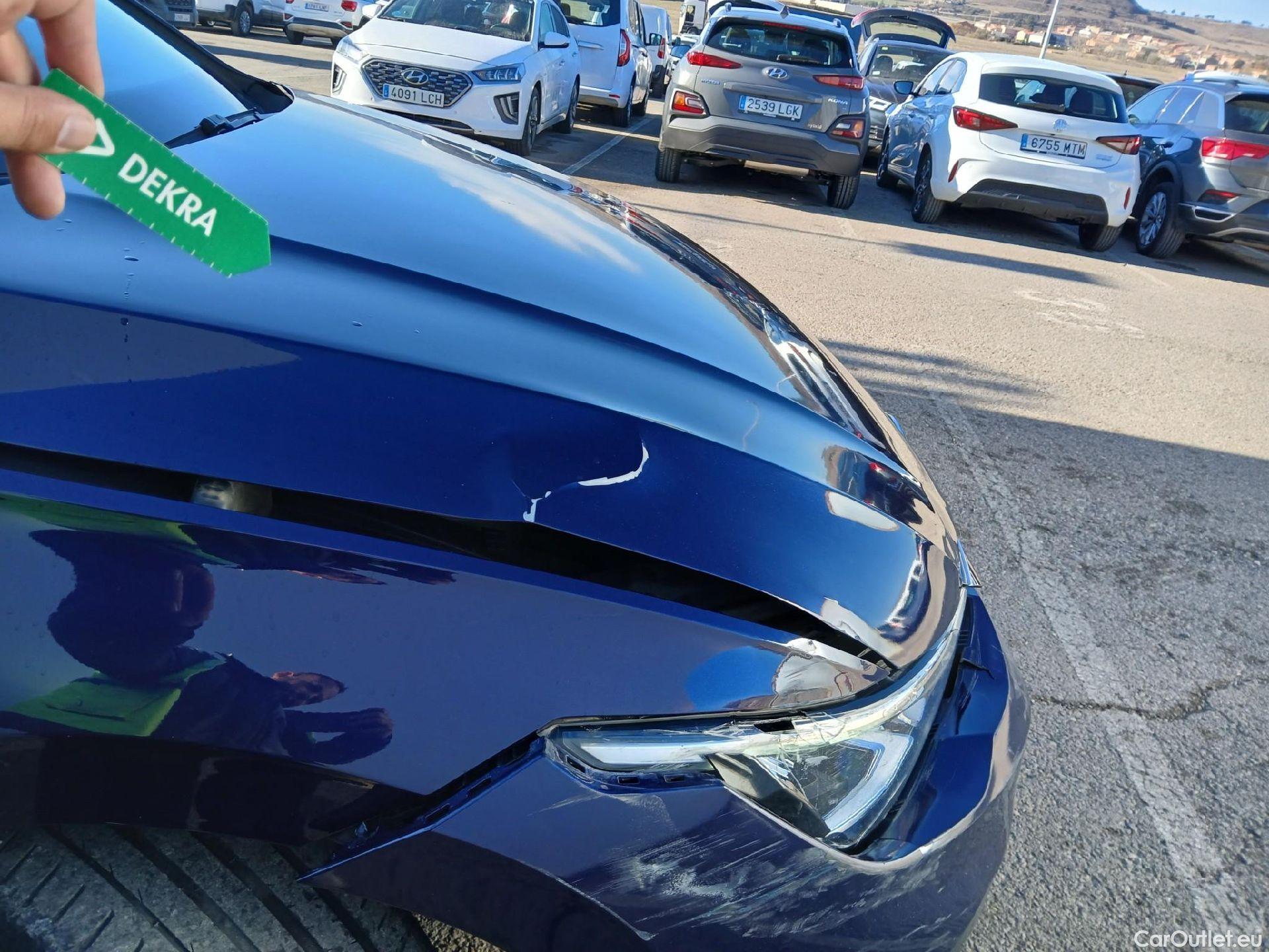  Volkswagen  Golf  VOLKSWAGEN / 2020 / 5P / berlina con portón 2.0 TDI 85kW (115CV) #16