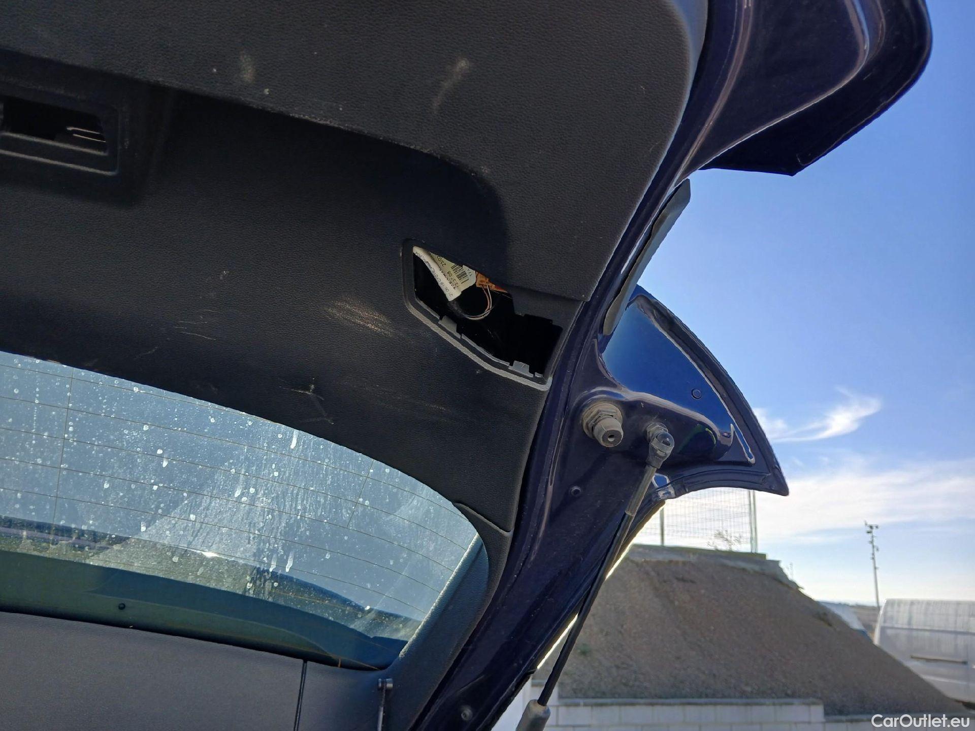  Volkswagen  Golf  VOLKSWAGEN / 2020 / 5P / berlina con portón 2.0 TDI 85kW (115CV) #4