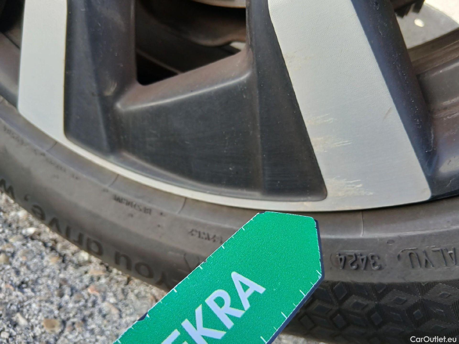  Volvo  XC60 VOLVO  / 2017 / 5P / todoterreno 2.0 B4 D Momentum Pro Auto #20