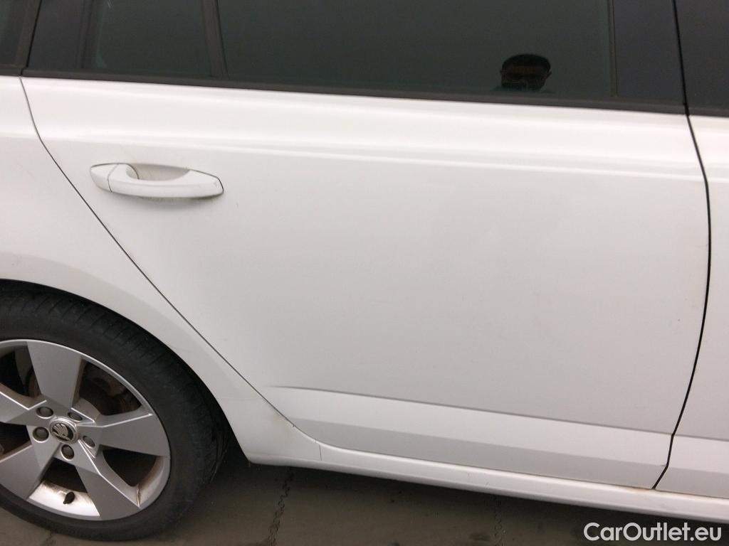  Skoda  Octavia SKODA  / 2016 / 5P / familiar Combi 2.0 TDI CR 110KW (150CV) Style #29