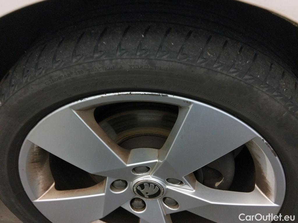  Skoda  Octavia SKODA  / 2016 / 5P / familiar Combi 2.0 TDI CR 110KW (150CV) Style #7