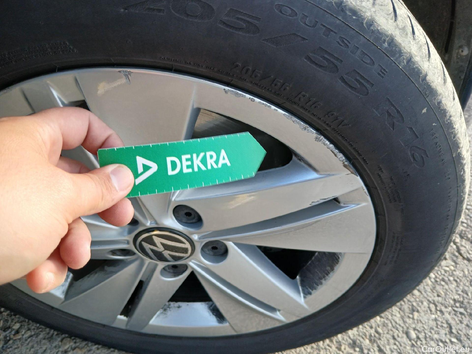  Volkswagen  Golf  VOLKSWAGEN / 2020 / 5P / berlina con portón 2.0 TDI 85kW (115CV) #61