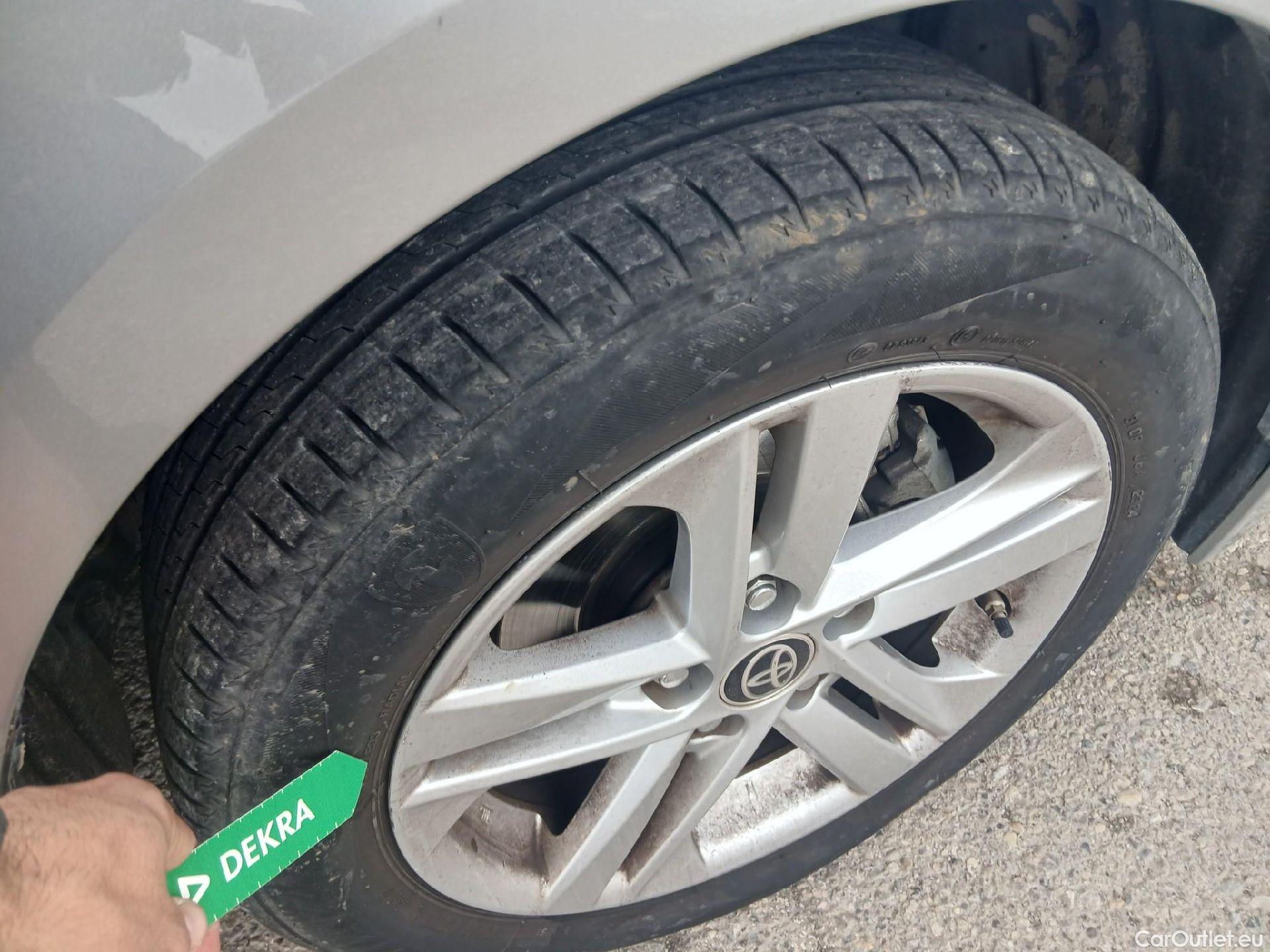  Toyota  Corolla TOYOTA  / 2019 / 5P / familiar 1.8 125H ACTIVE TECH E-CVT TOU SPORT #28