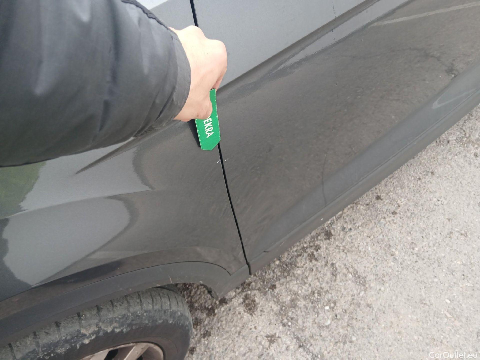  Volkswagen  T-ROC VOLKSWAGEN  / 2017 / 5P / todoterreno Advance 2.0 TDI 110kW (150CV) DSG (AC2) #4