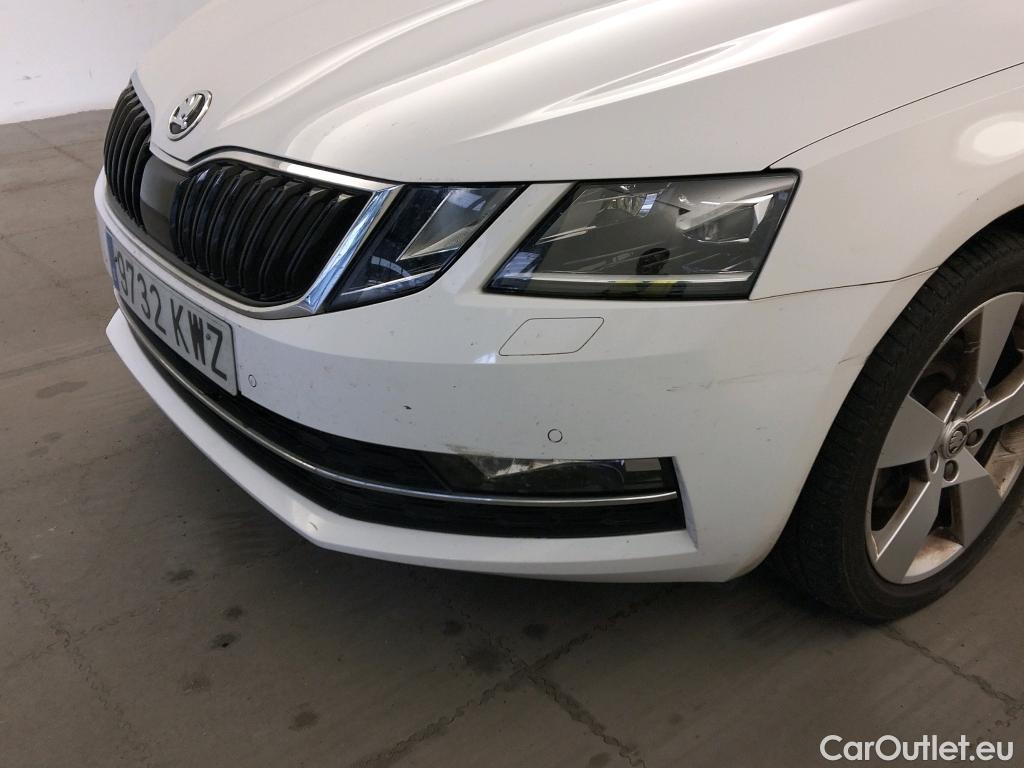  Skoda  Octavia SKODA  / 2016 / 5P / familiar Combi 2.0 TDI CR 110KW (150CV) Style #13