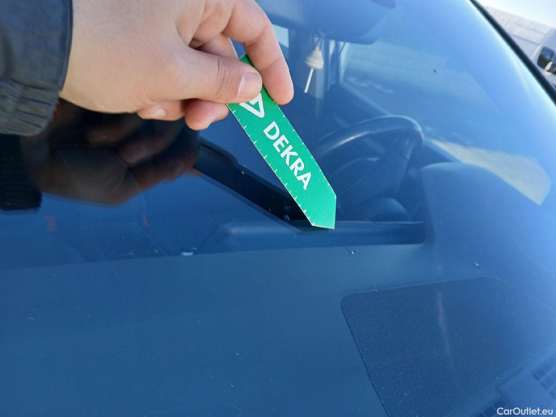  Volkswagen  Golf  VOLKSWAGEN / 2020 / 5P / berlina con portón 2.0 TDI 85kW (115CV) #11