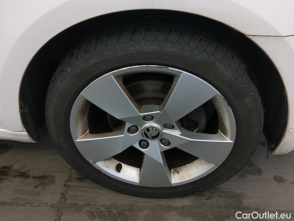  Skoda  Octavia SKODA  / 2016 / 5P / familiar Combi 2.0 TDI CR 110KW (150CV) Style #11