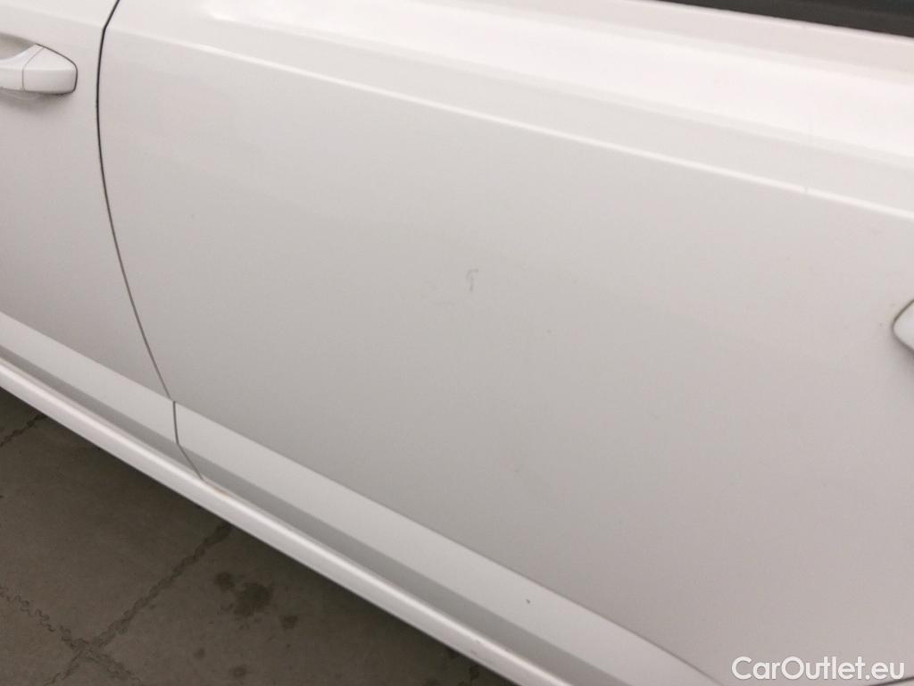  Skoda  Octavia SKODA  / 2016 / 5P / familiar Combi 2.0 TDI CR 110KW (150CV) Style #25