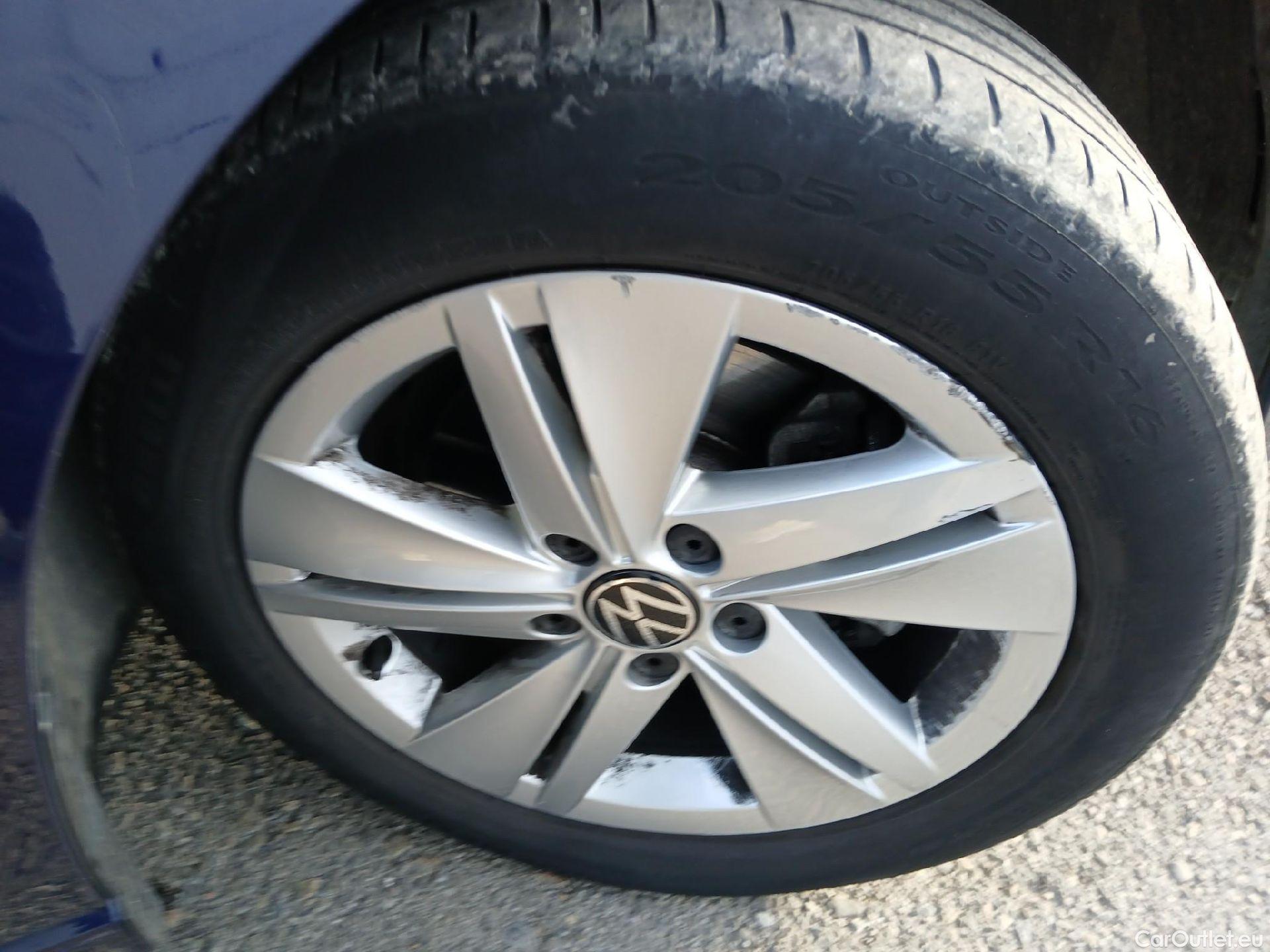  Volkswagen  Golf  VOLKSWAGEN / 2020 / 5P / berlina con portón 2.0 TDI 85kW (115CV) #62