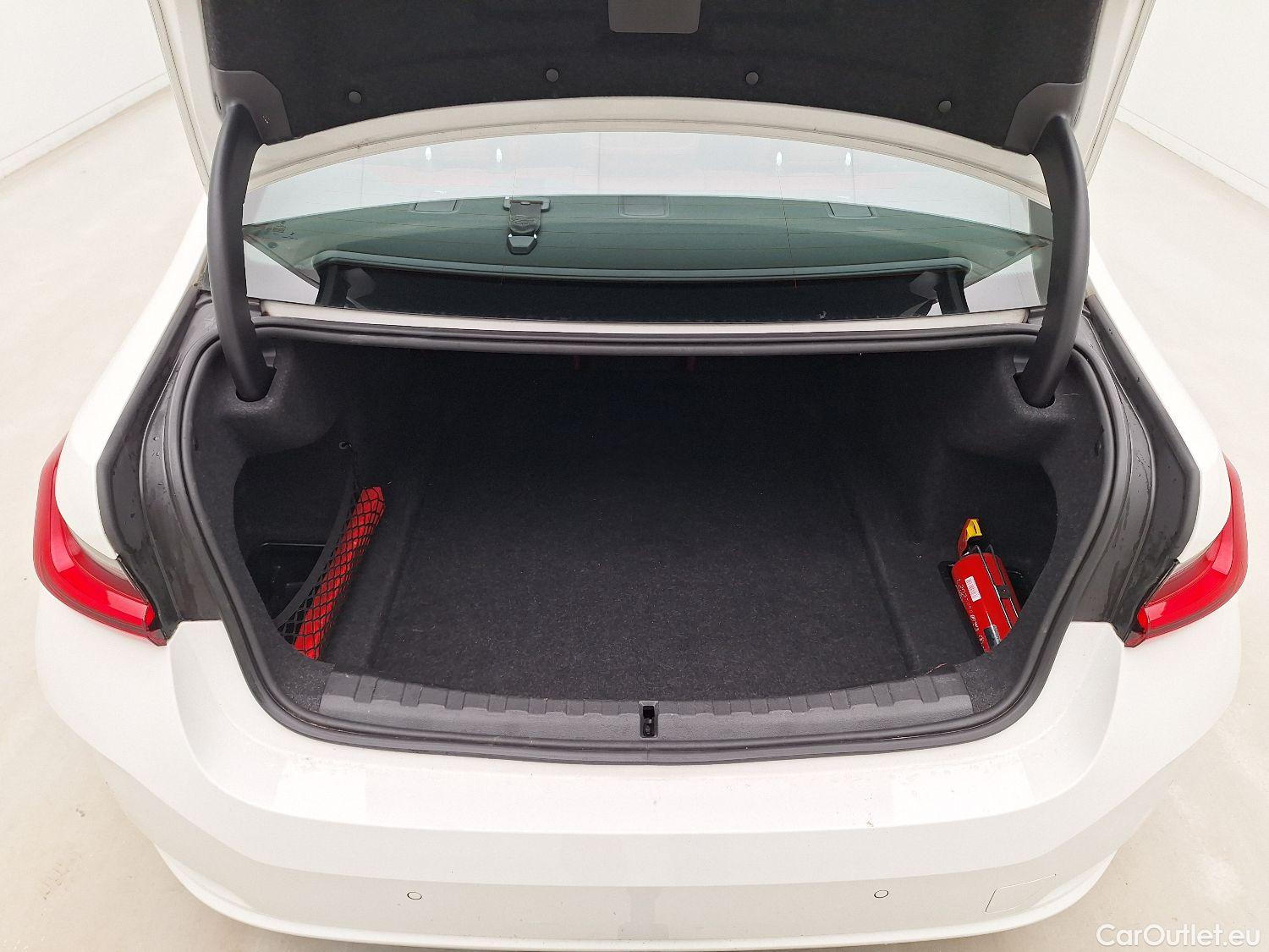  Bmw  Serie 3 BMW, 3-serie FL'22, BMW 3 Reeks Berline 318i (115 kW) 4d #1