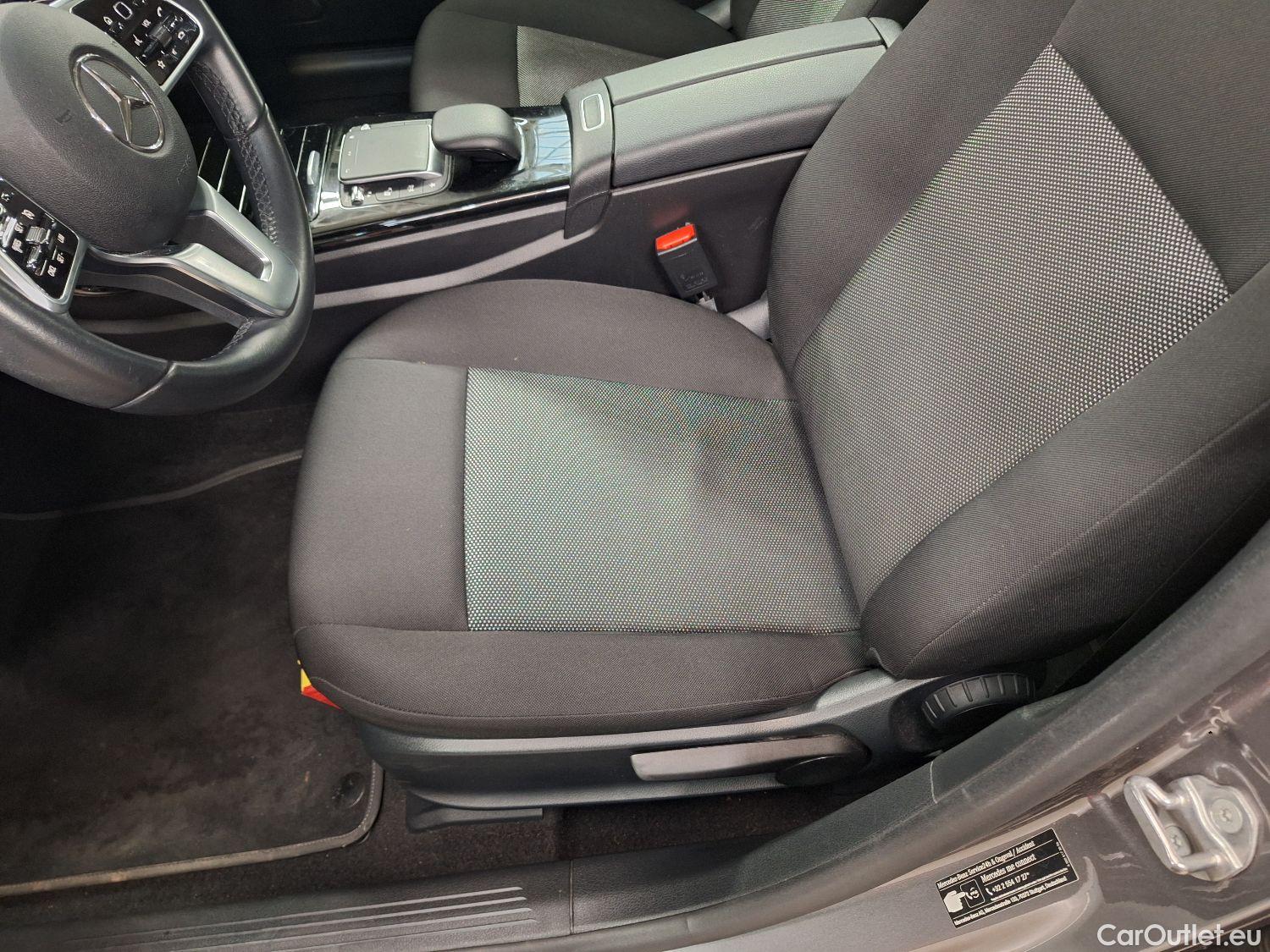  Mercedes  A-Klasse Mercedes, A-Class Berline '18, Mercedes-Benz  Limousine A 180d DCT Busine #43