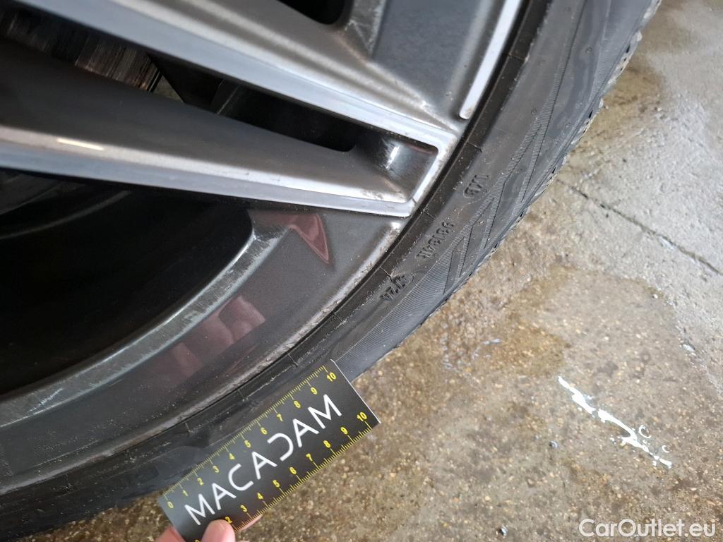  Mercedes  CLS-Klasse MERCEDES-BENZ CLS Coupe / 2018 / 4P / Coupé CLS 220 d AMG Line+ 4Matic #32