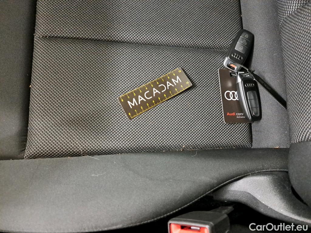  Audi  A3 AUDI  Sportback / 2020 / 5P / Berline 40 TFSI e 204 S Tronic Business Line #6