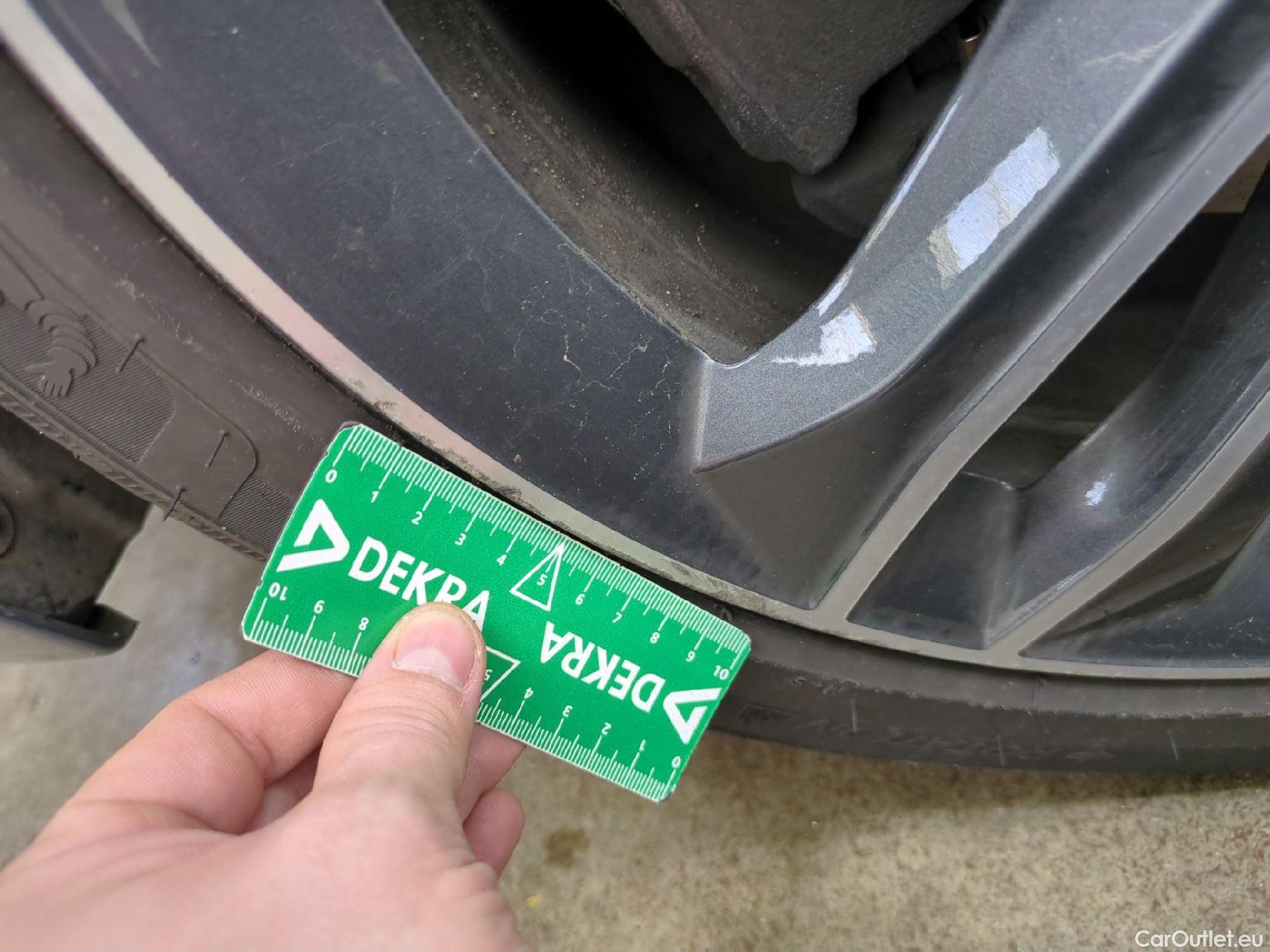  Bmw  Serie 1 Série 1 Berline 118 i Edition Sport 1.5 135CV BVA7 E6d #9