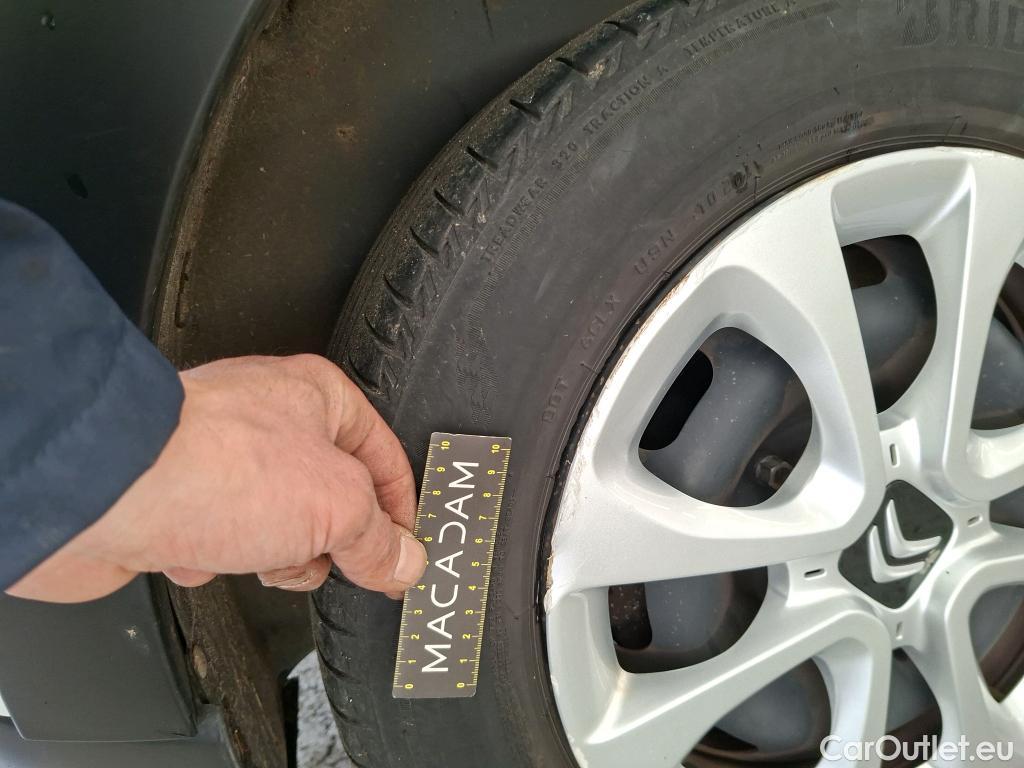  Citroen  C3 CITROEN  / 2016 / 5P / Berline BlueHDi 100 S&S BVM Feel #9