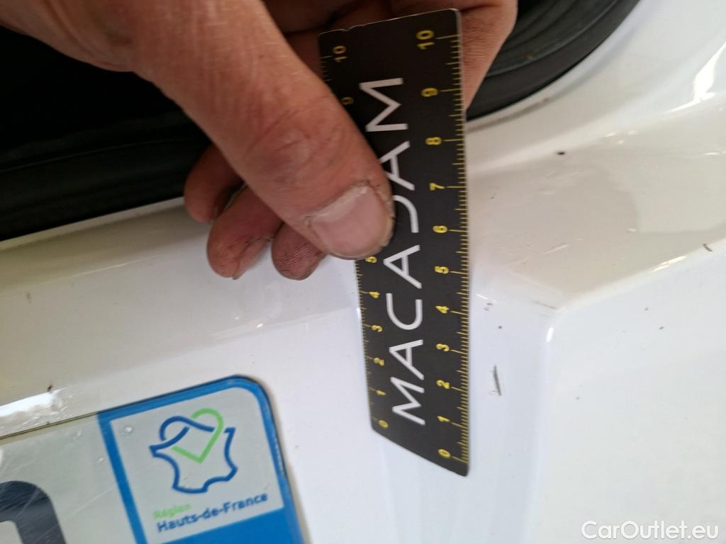  Citroen  C3 CITROEN  / 2016 / 5P / Berline BlueHDi 100 S&S BVM Feel #29