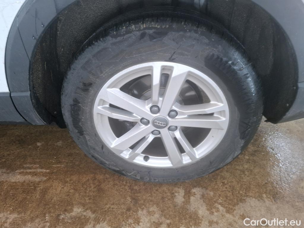  Audi  Q3 AUDI   2018  5P  SUV 15 35 TFSI 150 S TRONIC BUSINESS LINE #15