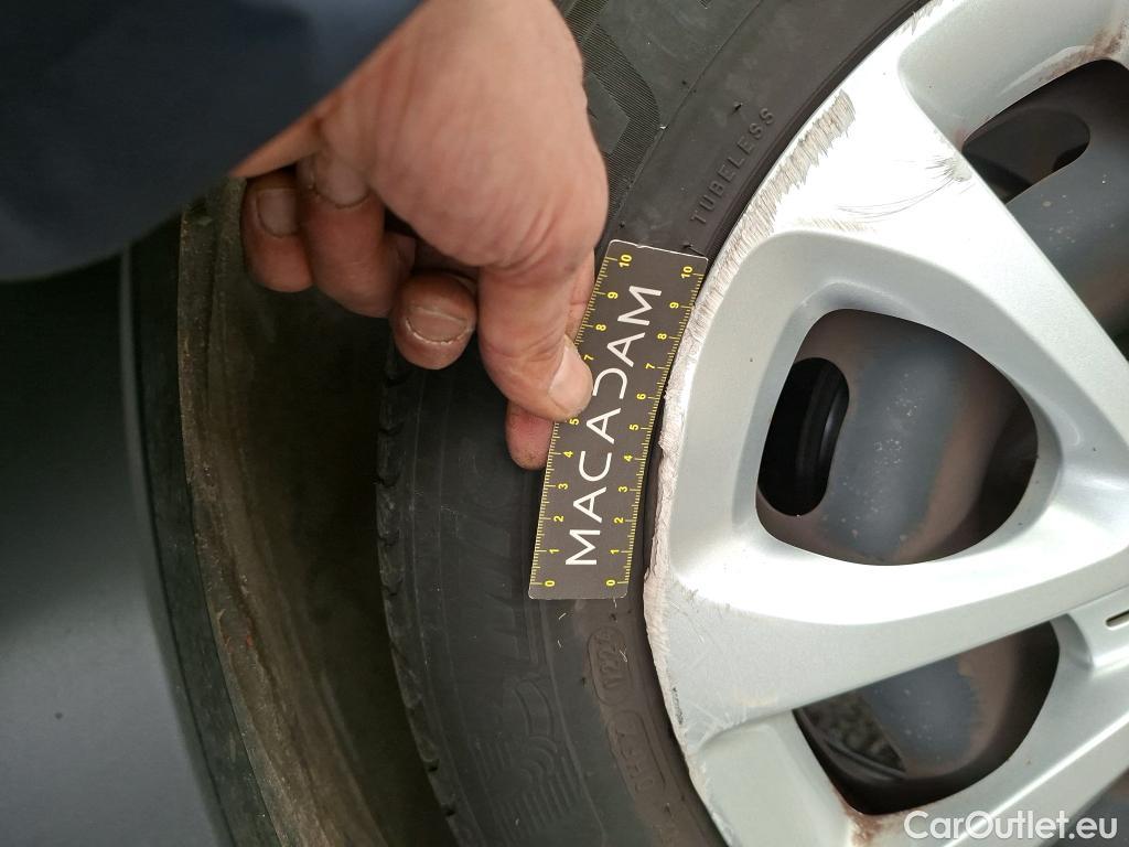  Citroen  C3 CITROEN  / 2016 / 5P / Berline BlueHDi 100 S&S BVM Feel #6