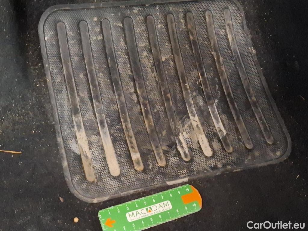  Peugeot  2008  Allure Business 1.2 PureTech 130CV BVM6 E6dT #16