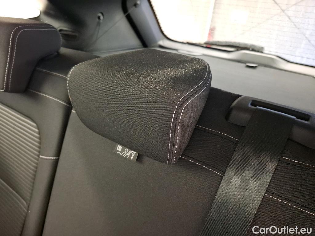  Ford  Kuga FORD  / 2019 / 5P / SUV 2.5 190 hybrid Flexifuel Pshift Titanium #19