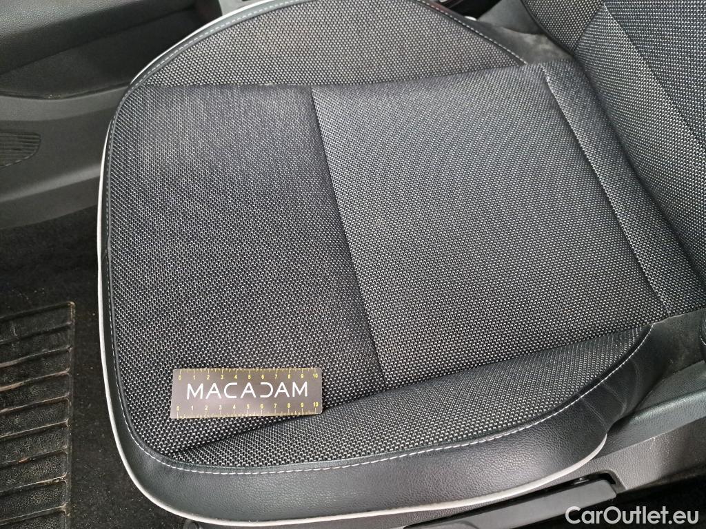  Renault  Captur RENAULT  / 2019 / 5P / SUV techno mild hybrid 160 EDC #6