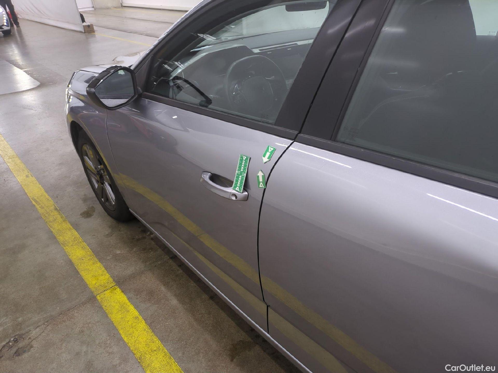  Peugeot  308 PEUGEOT  SW / 2021 / 5P / Break BlueHDi 130 EAT8 ACTIVE PACK #21