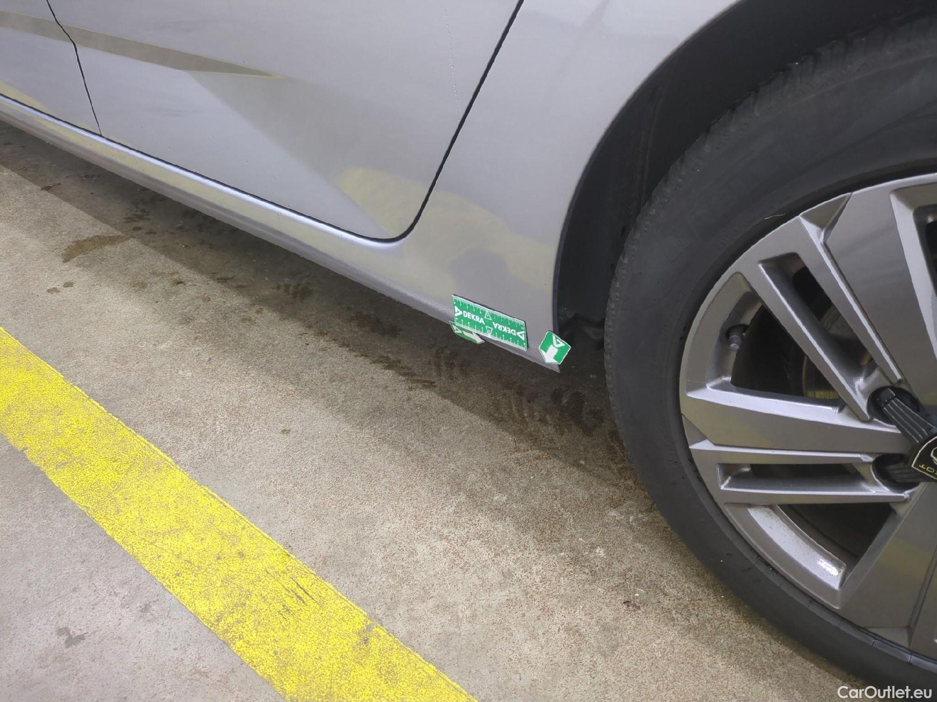  Peugeot  308 PEUGEOT  SW / 2021 / 5P / Break BlueHDi 130 EAT8 ACTIVE PACK #31